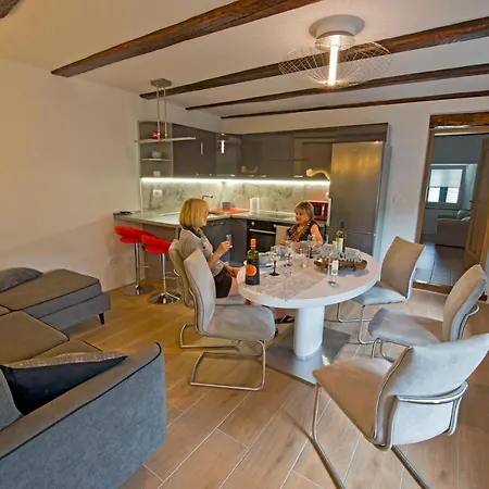 Caissa - An Old Country Lady In A New Modern Dress