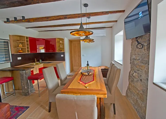 Caissa - An Old Country Lady In A New Modern Dress *