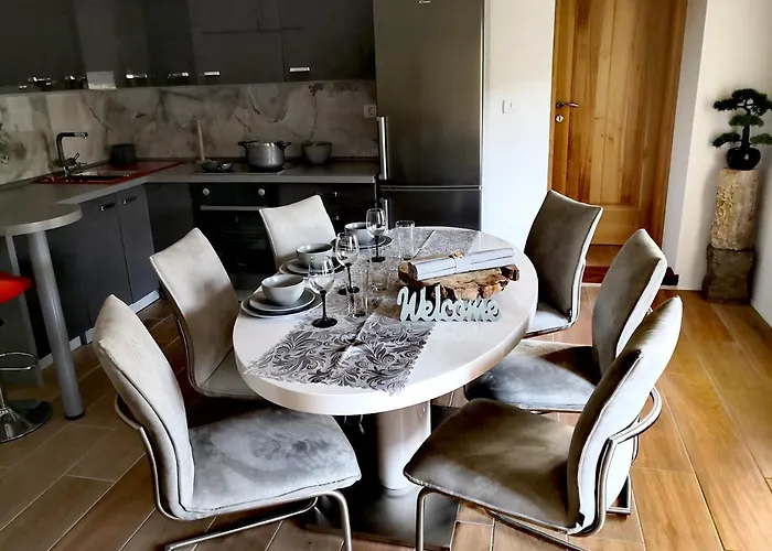 Caissa - An Old Country Lady In A New Modern Dress