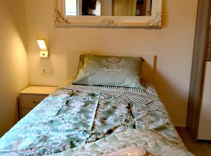 Daire Caissa - An Old Country Lady In A New Modern Dress *