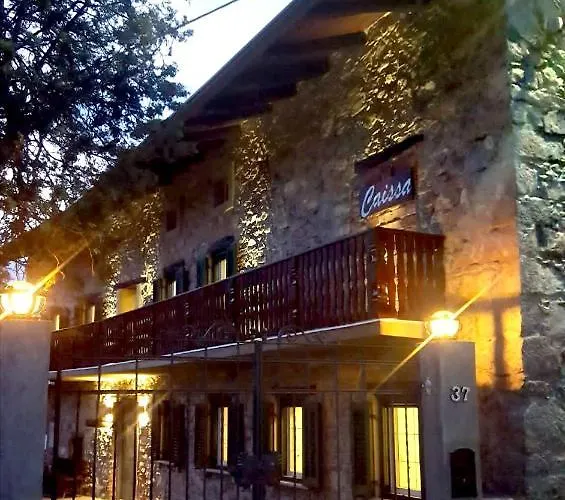 דירה Caissa - An Old Country Lady In A New Modern Dress *