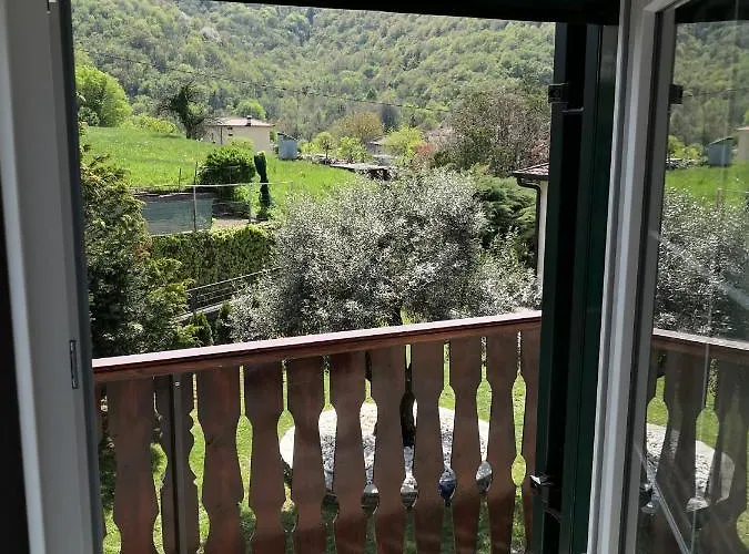 Daire Caissa - An Old Country Lady In A New Modern Dress Deskle