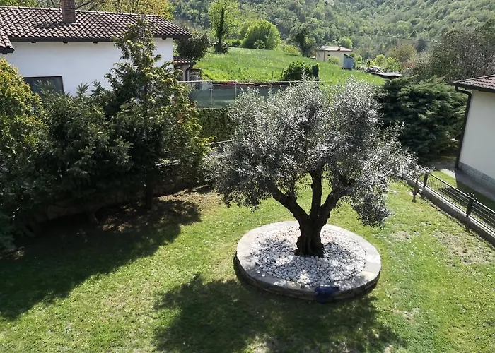 דירה Caissa - An Old Country Lady In A New Modern Dress