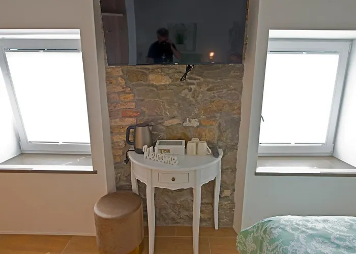 Caissa - An Old Country Lady In A New Modern Dress *